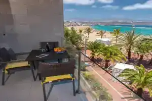 Great balcony over blue sea By CanariasGetaway Guest house, Las Palmas de Gran Canaria