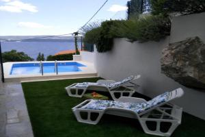 Private Pool and Sea View Apartment, Tice