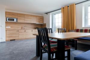 Aura III Apartments, Bozi Dar