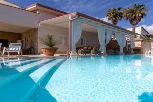 Villa Zamia con piscina, Santa Maria del Focallo