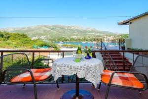 Room in with sea view, balcony, air conditioning, W-LAN 3686-1, Mlini