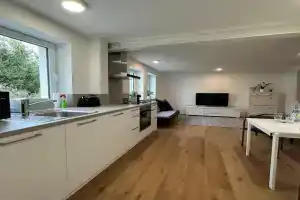 Modernes Apartment mit eigener Terrasse & Garten, Aalen