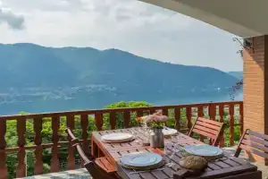 Top Lake View Villetta by Rent All Guest house, Como