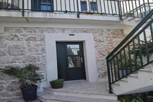 Manda Gradac Apartments, Podaca