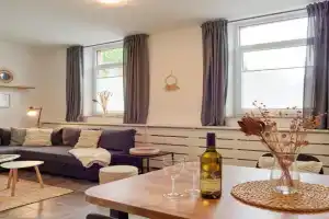 Kleine Moselruhe - Gemütliche Ferienwohnung in Top-Lage - bis 3 Personen, Parkplatz & WLAN - BG Living & Hosting Apartments, Traben-Trarbach