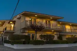 Meraki apartments, Lassi