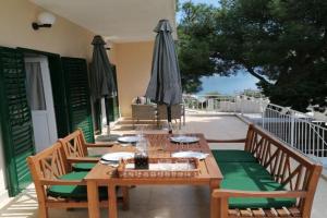 Apartment Borovi with terrace and parking Podaca, Gradac