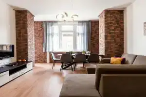 Jacuzzi and privacy with 2 balconies and FREE garage Apartments, Budapest