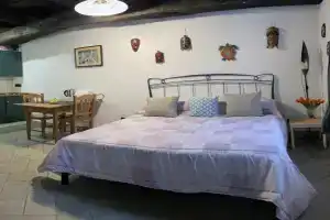 La Casa nei Vicoli: in Centro a Due Passi dal Lago, Mandello