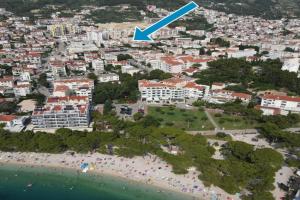 Apartments with parking space - 18898, Makarska