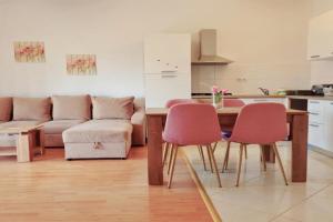 Apartment Nora near the beach, Bagnole