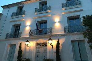 LAZARE Maison de Maître , appartements de standing avec parking privatif à seulement 7 minutes à pied du centre historique de Apartments, Beziers