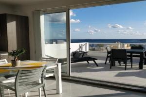 Sea View Penthouse with large terrace IROM1-1, Marsaskala