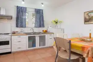 A2 - Modern apartment with garden 80m from beach, Vinisce