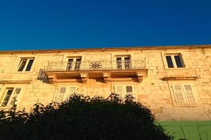 Palazzo Di Toma Apartments, Milna