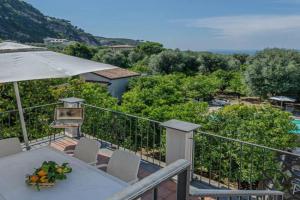 Casa Gege', for up to 5 guests, shared pool, center, Sorrento