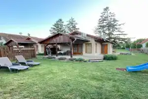 Tölgyfa Apartman, Balatonkeresztur