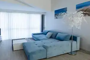 Apartamentai su vaizdu į jūrą, Sventoji