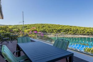 Apartment Jagoda, Postira