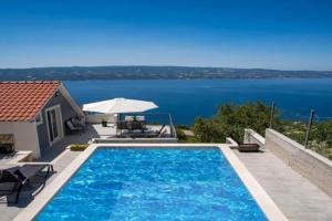 Villa Panorama, Tice