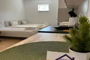 OMIS Rooms, Banstadt