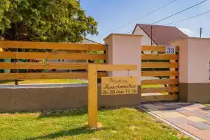 Pipacs Apartmanház, Harkany