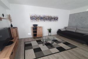 AmAmA Apartments, Zablace