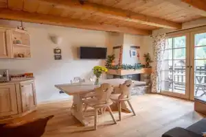 TRILOCALE ALPES: DIMENTICA L'AUTO E RILASSATI Apartments, Ponte di Legno