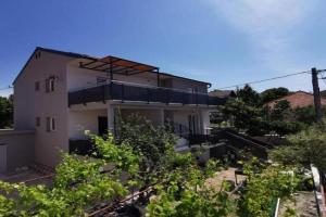 Apartments with parking space, Biograd - 18979, Pakostane