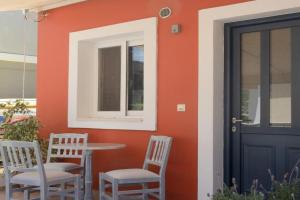 John&Effie's Studio, Lygia