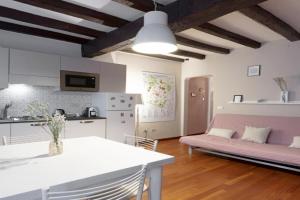 Rua Freda Apartments, Modena