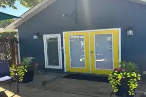 K STREET CARRIAGE HOUSE Studio, Penticton