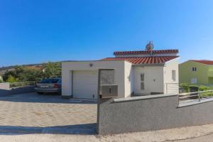 Family friendly house with a swimming pool, Trogir - 19001, Vinisce