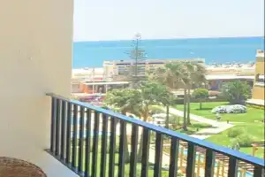Atico 3 dormitorios en Primera Linea de Playa con vistas al mar Pleno Centro de Isla Canela Apartments, Isla de Canela