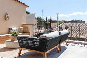 Velo Vern 3- Luxury penthouse w views of city wall, Girona