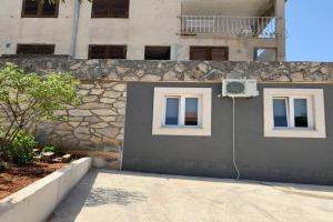 Apartments with parking space, Brac - 19013, Supetar