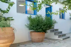 Blue Moon Apartments, Makriyialos