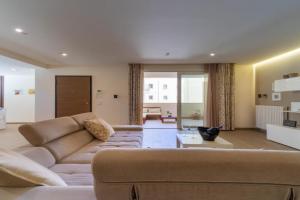 Golden Apartment, Marsala