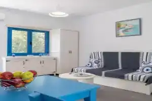 Blue Moon Apartments, Makriyialos