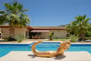Villa Esturión, Albir