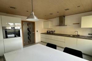 Appartement MaVie - Für Gruppenreisen Schöne Wohnung mit vier Schlafzimmern Apartments, Friedrichshafen