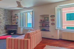 CASA GIADA A due passi dal porto di, Camogli