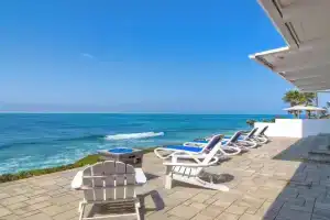 Oceanfront Villa with Private Beach Access, Remodeled Kitchen, Carlsbad