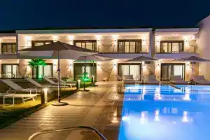 B&D Luxury Suites, Skala Potamias