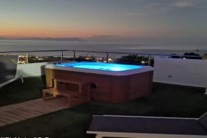 Loft incantevole con idromassaggio esterno privato Guest house, Patti