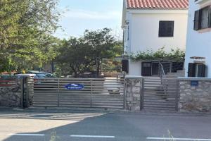 Gita Apartments, Omisalj
