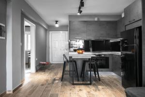 "HoMes" I, The aRt BoutiQue experience by Lou Lenny Apartments, Kallithea