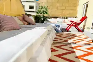 ! Amazing house in Sliema next to the beach !, St Julians