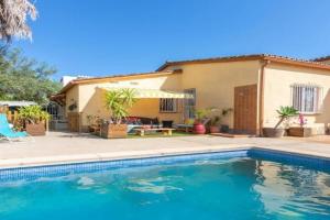 SWIMING-POOL house in dowtown, beach, WIFI, Empuriabrava