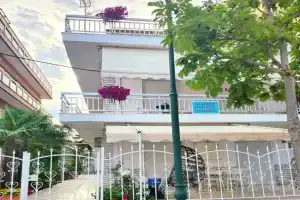 La familia apartments, Olympiaki Akti